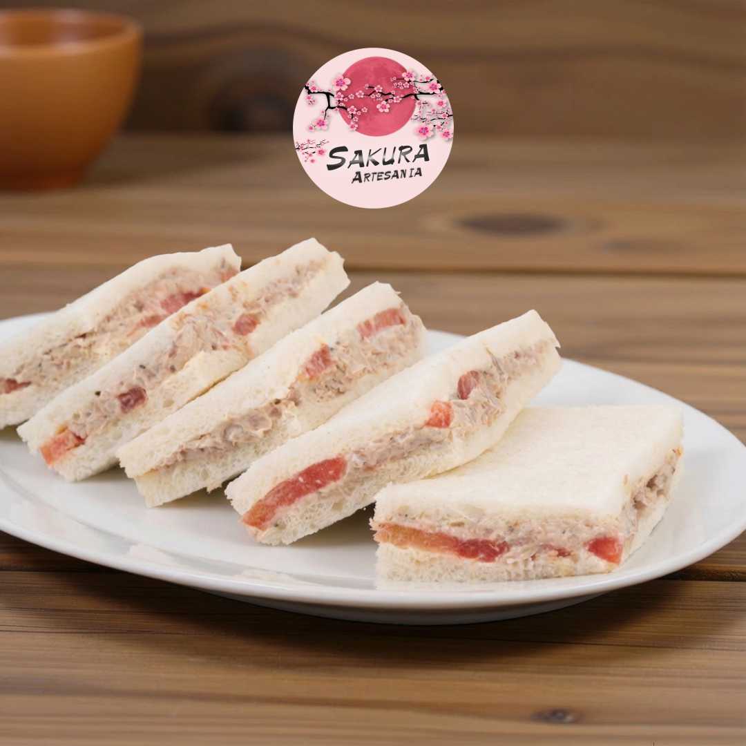 sandwiches copetin atun con tomate